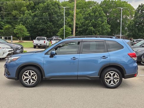 Used 2023 Subaru Forester Premium AWD/4WD image 6