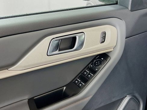 New 2026 Ford Explorer Active w/ Active Comfort Package image 12