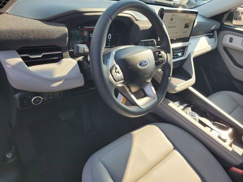 Certified 2025 Ford Explorer Active w/ Active Comfort Package image 9