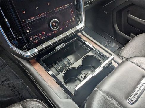 Used 2025 GMC Yukon Denali image 14