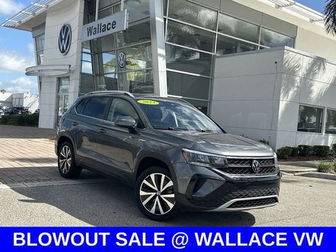 Certified 2023 Volkswagen Taos SE FWD image 1