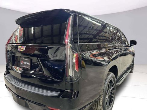 Used 2022 Cadillac Escalade ESV Premium Luxury AWD/4WD image 6