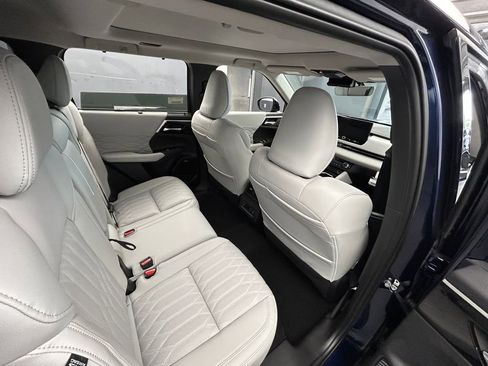 New 2025 Mitsubishi Outlander SEL image 47