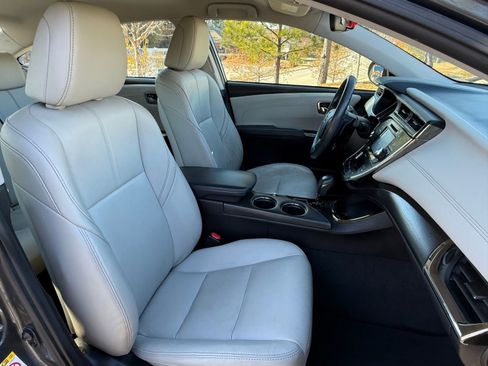 Used 2017 Toyota Avalon XLE w/ Carpet Mat Package image 34