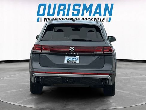 Used 2024 Volkswagen Atlas Peak Edition SEL image 5