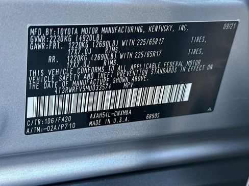 Used 2021 Toyota RAV4 XLE w/ Carpet Mat Package (TMS) image 28