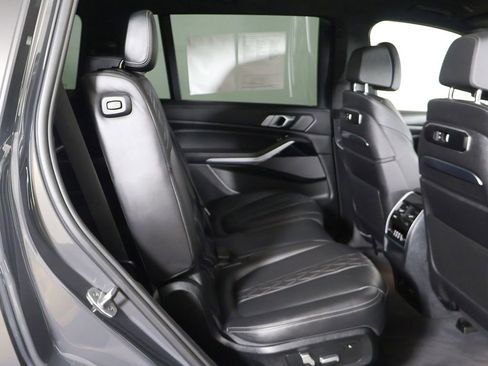 Used 2023 BMW X7 xDrive40i w/ Executive Package AWD/4WD image 36
