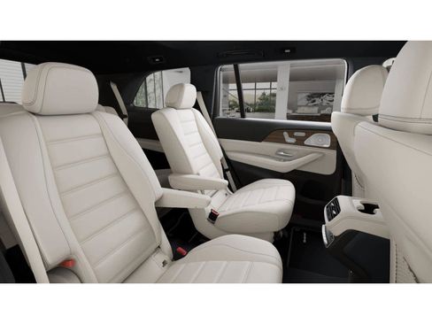 New 2026 Mercedes-Benz GLS 580 4MATIC image 4