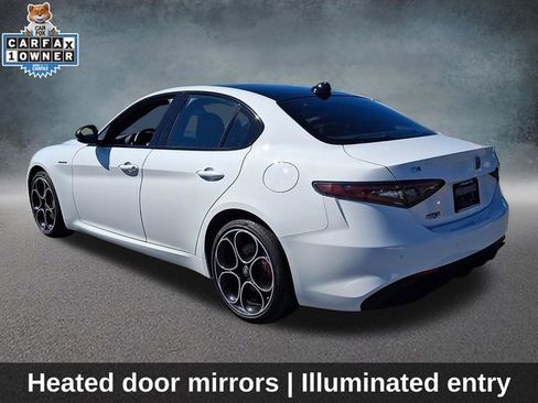Used 2025 Alfa Romeo Giulia AWD image 7