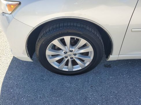 Used 2014 Toyota Venza XLE image 18