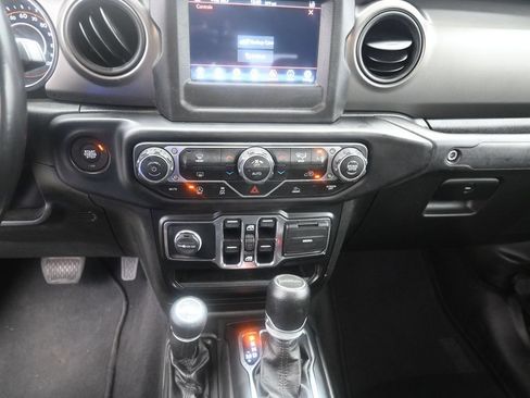 Used 2022 Jeep Gladiator Sport AWD/4WD image 18