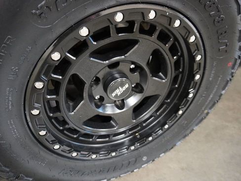 Used 2020 Toyota 4Runner SR5 Premium w/ Moonroof Package image 17