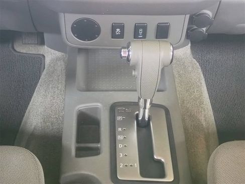Used 2013 Nissan Frontier SV w/ SV Value Truck Pkg RWD image 30