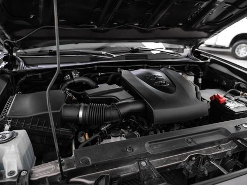 Used 2017 Toyota Tacoma SR5 image 45