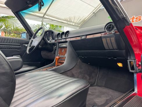 Used 1987 Mercedes-Benz 560 SL image 28
