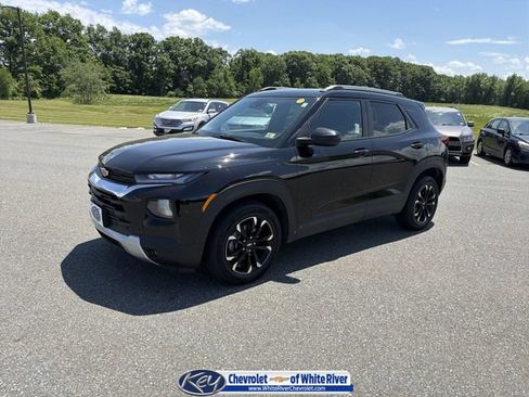Used 2023 Chevrolet TrailBlazer LT FWD image 1