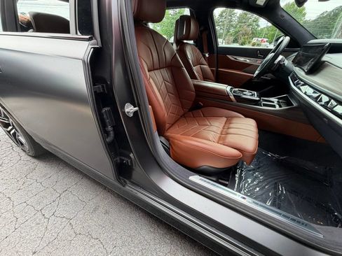 Used 2023 BMW 760i xDrive w/ Luxury Rear Seating Package AWD/4WD image 31