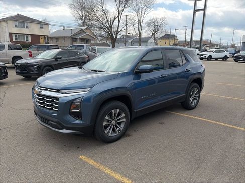 New 2026 Chevrolet Equinox LT w/ Convenience Package II AWD/4WD image 3