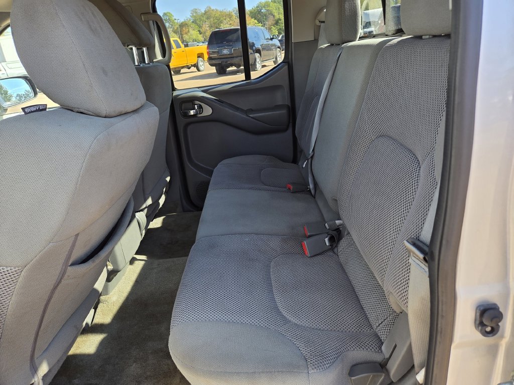 Used 2018 Nissan Frontier SV RWD image 20