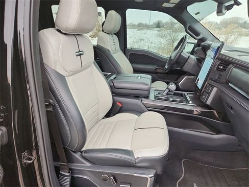 Used 2023 Ford F150 Lightning Platinum image 29
