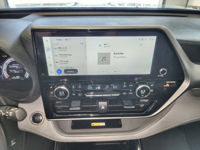 Used 2024 Toyota Highlander Platinum AWD/4WD image 16