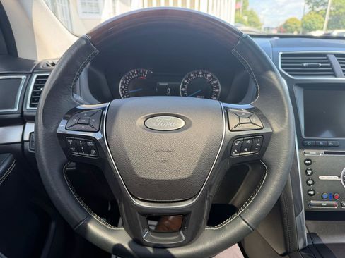 Used 2018 Ford Explorer Platinum AWD/4WD image 11