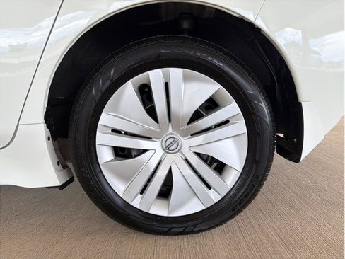 Used 2025 Nissan Leaf S FWD image 30