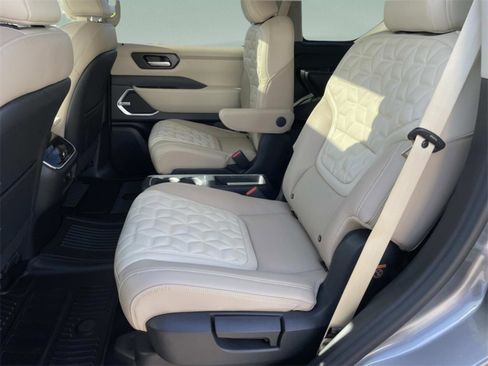 New 2026 Nissan Armada Platinum image 9