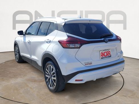 Used 2023 Nissan Kicks SV image 12
