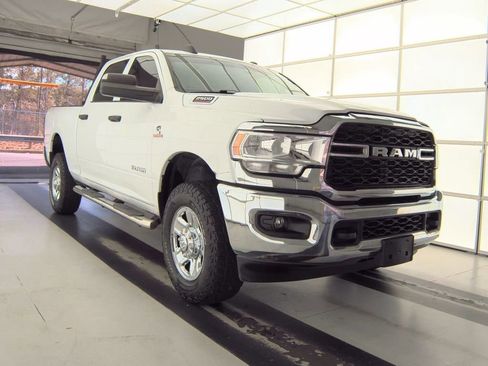 Used 2022 RAM 2500 Tradesman w/ Chrome Appearance Group image 7