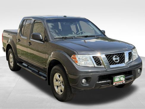 Used 2013 Nissan Frontier SV w/ SV Value Truck Pkg AWD/4WD image 3