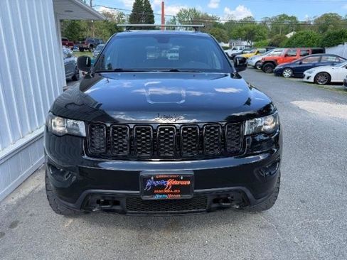 Used 2019 Jeep Grand Cherokee Laredo image 16