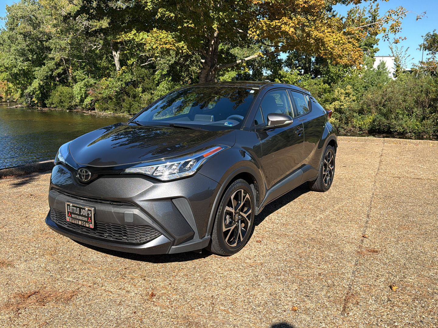 Used 2020 Toyota C-HR XLE FWD image 8