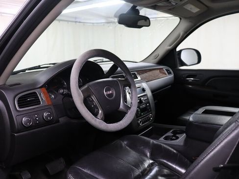 Used 2007 GMC Yukon SLT w/ SLT Preferred Equipment Group AWD/4WD image 17