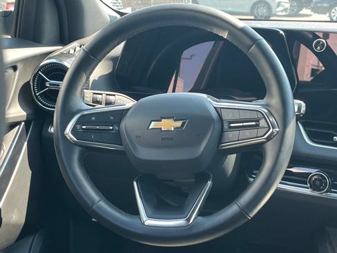 Used 2025 Chevrolet Equinox LT FWD image 28