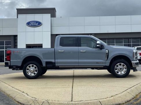 New 2026 Ford F250 4x4 Crew Cab Super Duty image 2