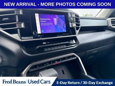 Used 2022 Toyota Tundra SR5 w/ SR5 Convenience Package AWD/4WD image 15
