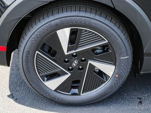 New 2025 Hyundai Ioniq 5 SE image 11