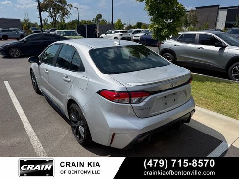 Used 2025 Toyota Corolla SE FWD image 3