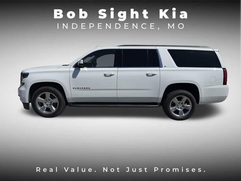 Used 2018 Chevrolet Suburban LT w/ Luxury Package AWD/4WD image 6