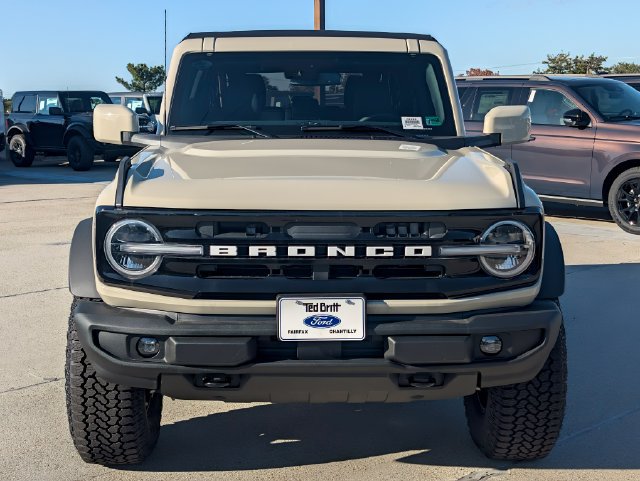 Used 2025 Ford Bronco Outer Banks w/ Sasquatch Package AWD/4WD image 2