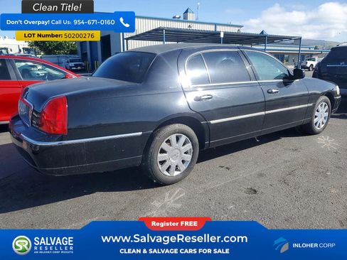 Used 2010 Lincoln Town Car Executive L RWD image 4