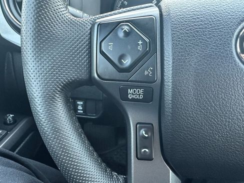 Certified 2021 Toyota Tacoma TRD Off-Road AWD/4WD image 20