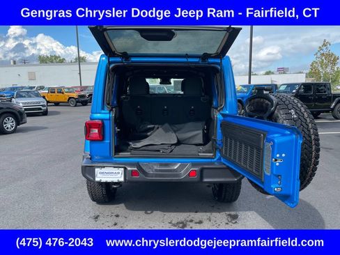 Certified 2025 Jeep Wrangler Unlimited Sahara AWD/4WD image 31