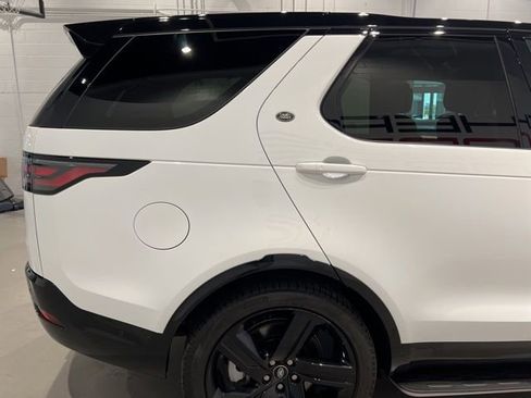 Used 2024 Land Rover Discovery Dynamic SE image 6