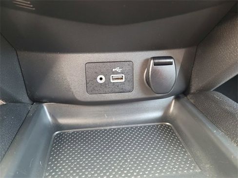 Used 2021 Nissan Rogue Sport S image 25