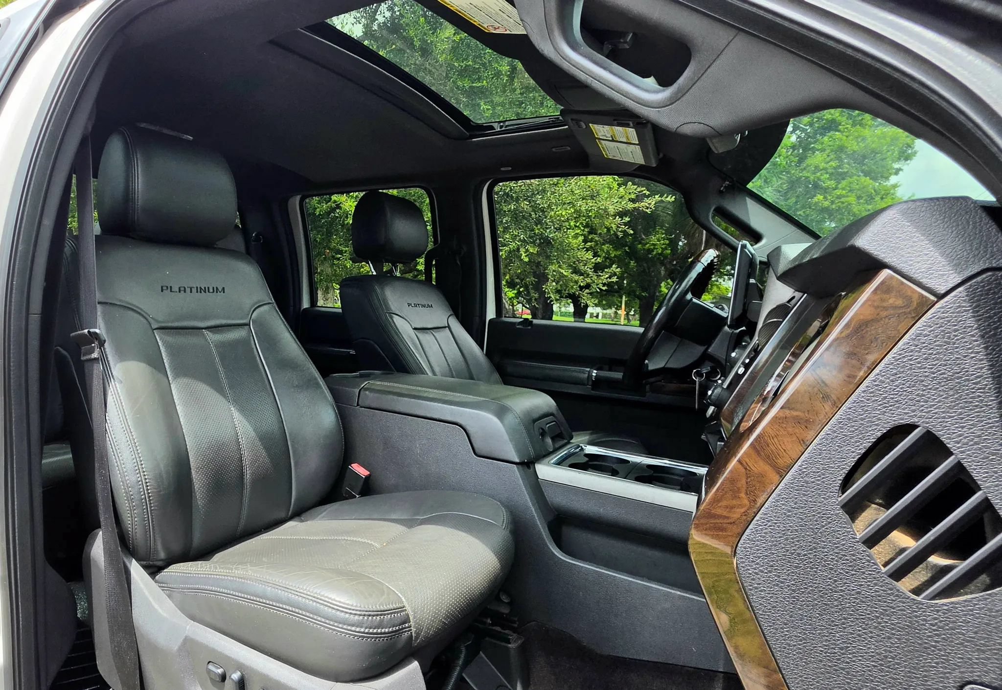 Used 2016 Ford F350 Platinum AWD/4WD image 4