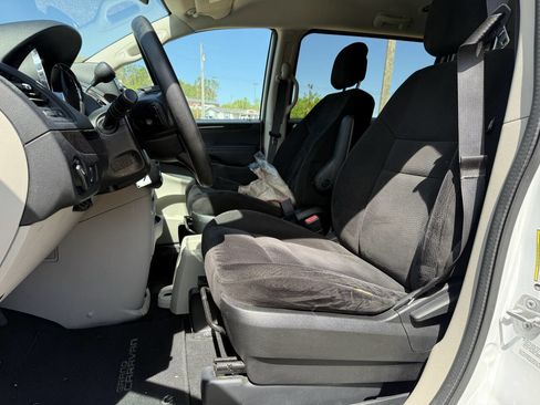 Used 2014 Dodge Grand Caravan SE w/ Quick Order Package 29E SE image 14