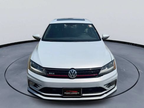 Used 2017 Volkswagen Jetta GLI FWD image 10