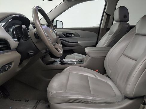 Used 2018 Chevrolet Traverse Premier w/ Driver Confidence II Package FWD image 17
